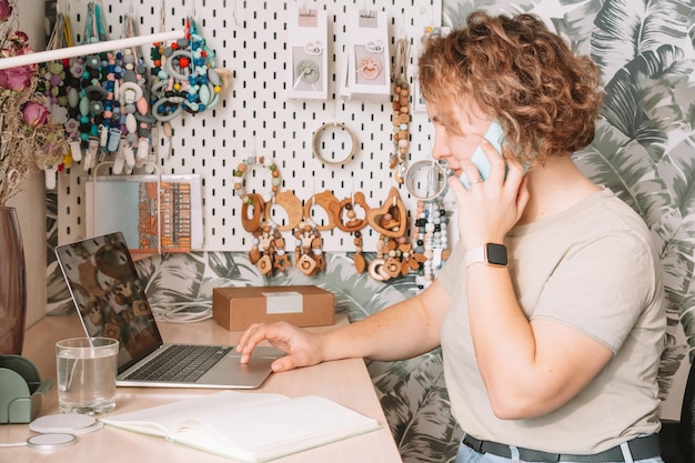 Biuro obsługi klienta przy tamborku